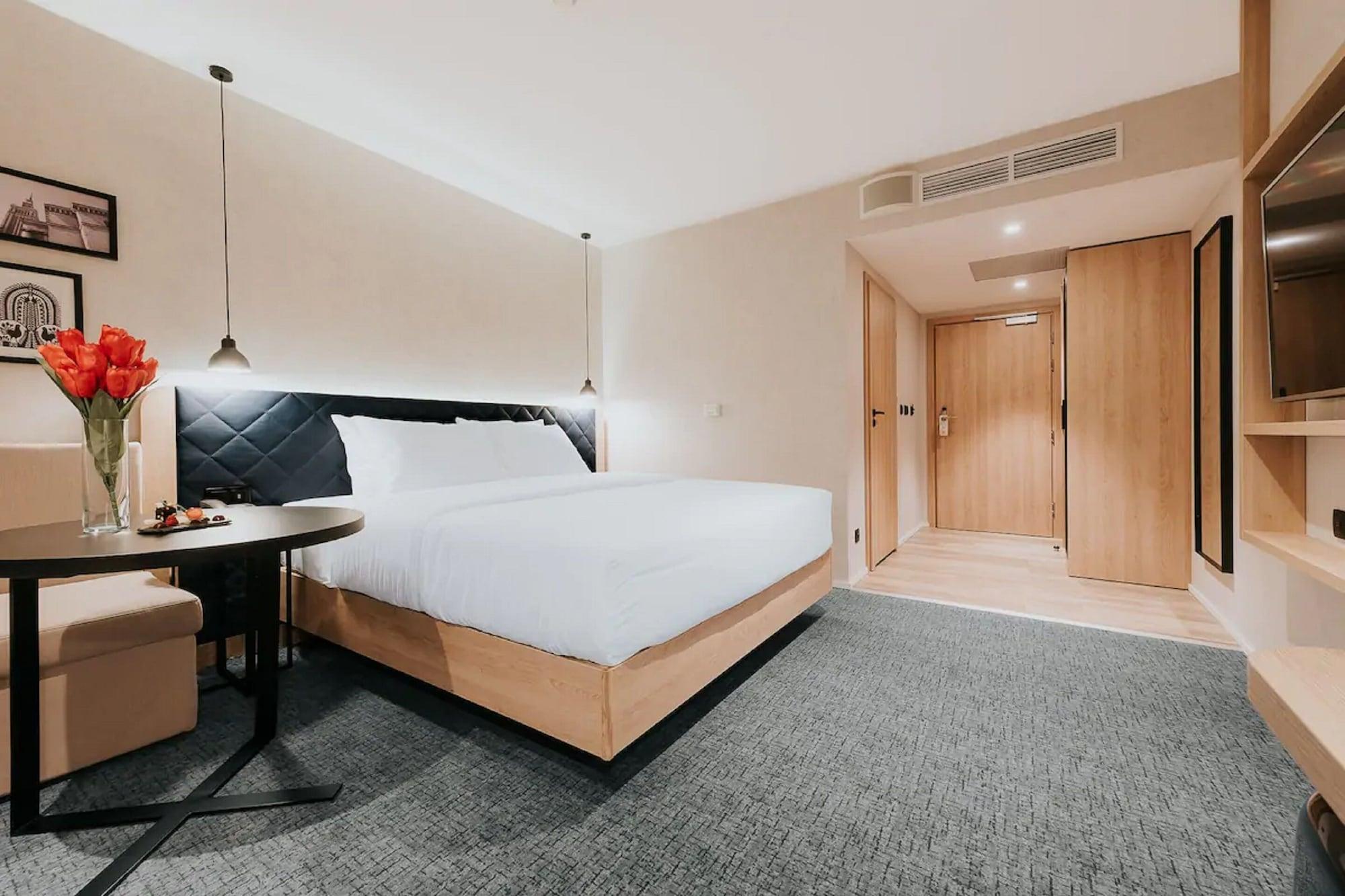 Hotel Sangate Airport 3*