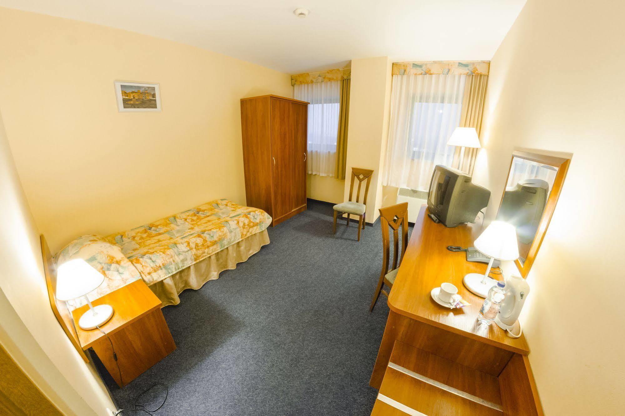 Sangate Airport Hotel Warschau